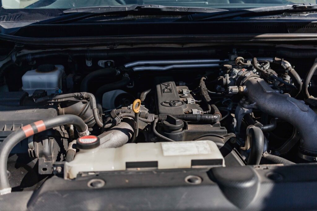 Auto ciężko odpala na ciepłym silniku? Z czego wynika problem z odpaleniem?