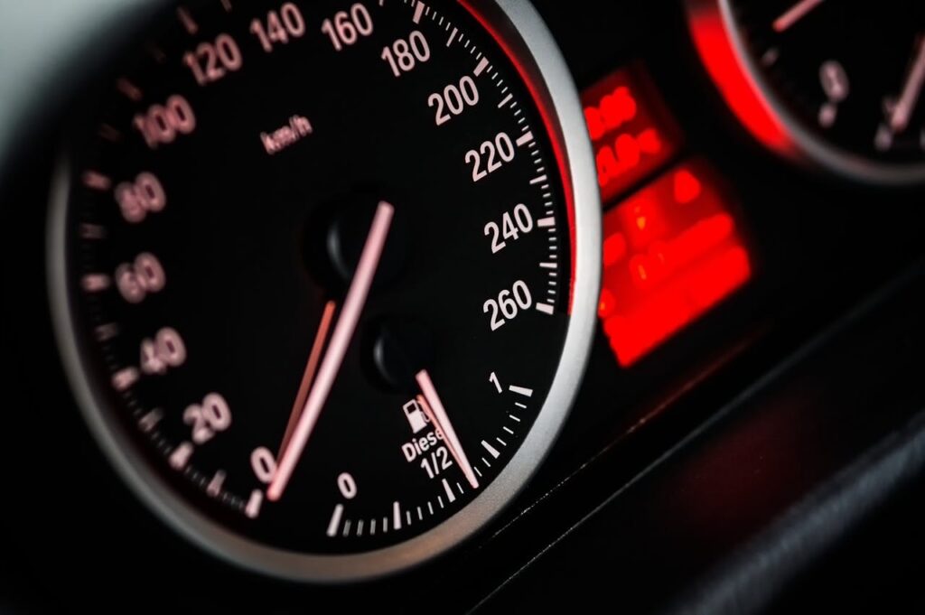 Check engine, nierówna praca silnika i zwiększone zużycie paliwa, czyli objawy uszkodzenia czujnika temperatury oleju