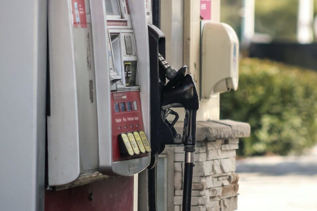Po zatankowaniu auto nie odpala? Zobacz, co może być przyczyną