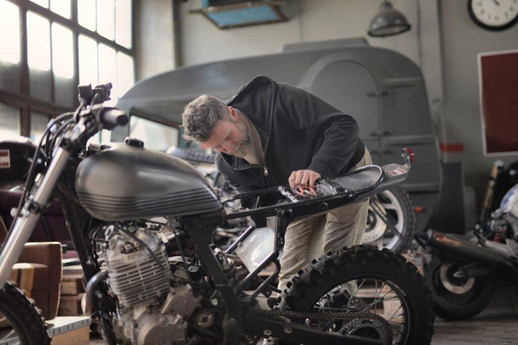 Przygotowanie motocykla do sezonu – 8 przydatnych wskazówek